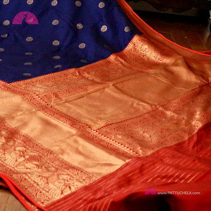 Pure Banarasi Munga Handwoven Soft Silk Saree in Midnight Blue with Red combo