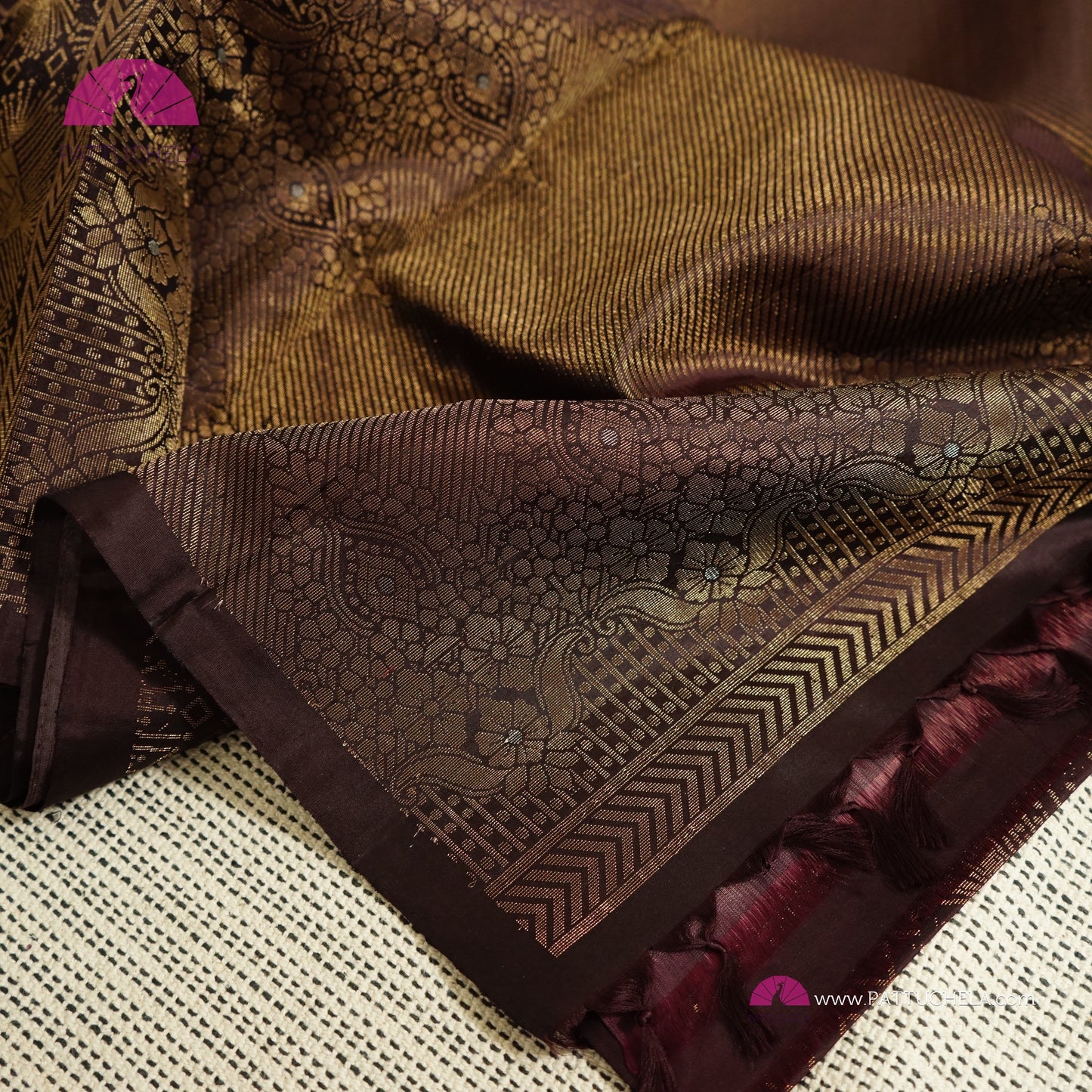 Dark Plum Purple Borderless Kanchipuram Handloom SILK MARK CERTIFIED Saree with antique Gold Zari weaves