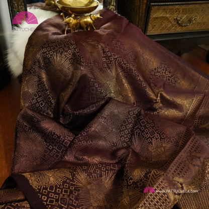 Dark Plum Purple Borderless Kanchipuram Handloom SILK MARK CERTIFIED Saree with antique Gold Zari weaves