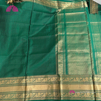 Green Pure Kanchipuram Checked Handloom SILK MARK CERTIFIED Saree